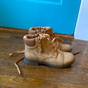 VIA PINKY sneakers size 8